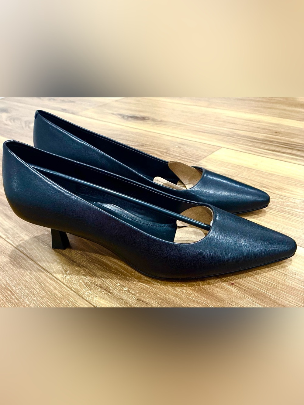 Marc Fisher LTD Kendri Black Pointed Toe Low Kitten Heel Pumps - Women’s 8